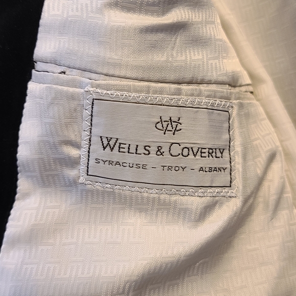 Black Velvet Vintage Halston Men's Dinner Jacket - Picture 8 of 10